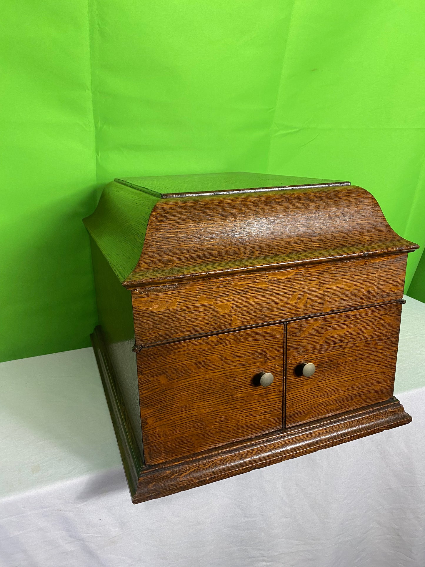 Antique Victor Victrola Oak Table Top Phonograph Circa 1910