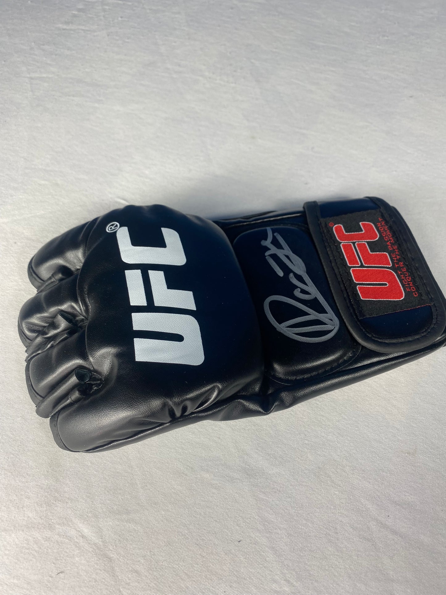 Alexandre Pantoja Signed Autographed UFC Glove COA BAS Beckett Witnessed W122782