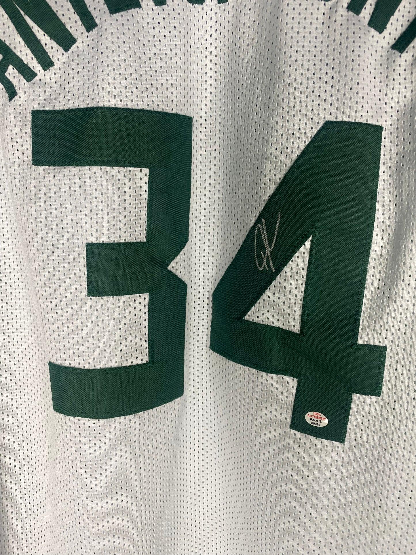 Giannis Antetokounmpo Milwaukee Bucks Signed Autographed Jersey with COA