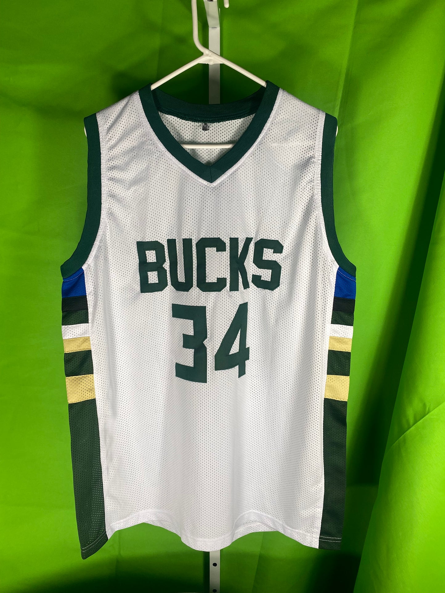 Giannis Antetokounmpo Milwaukee Bucks Signed Autographed Jersey with COA