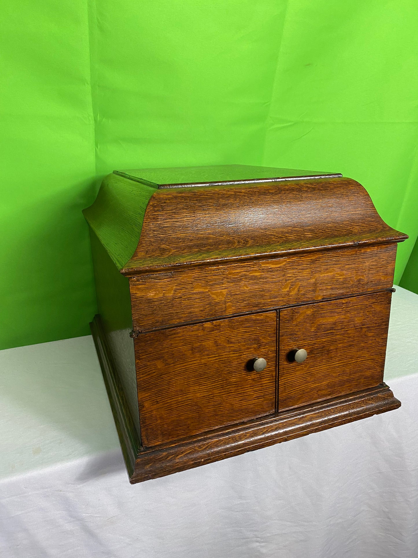 Antique Victor Victrola Oak Table Top Phonograph Circa 1910