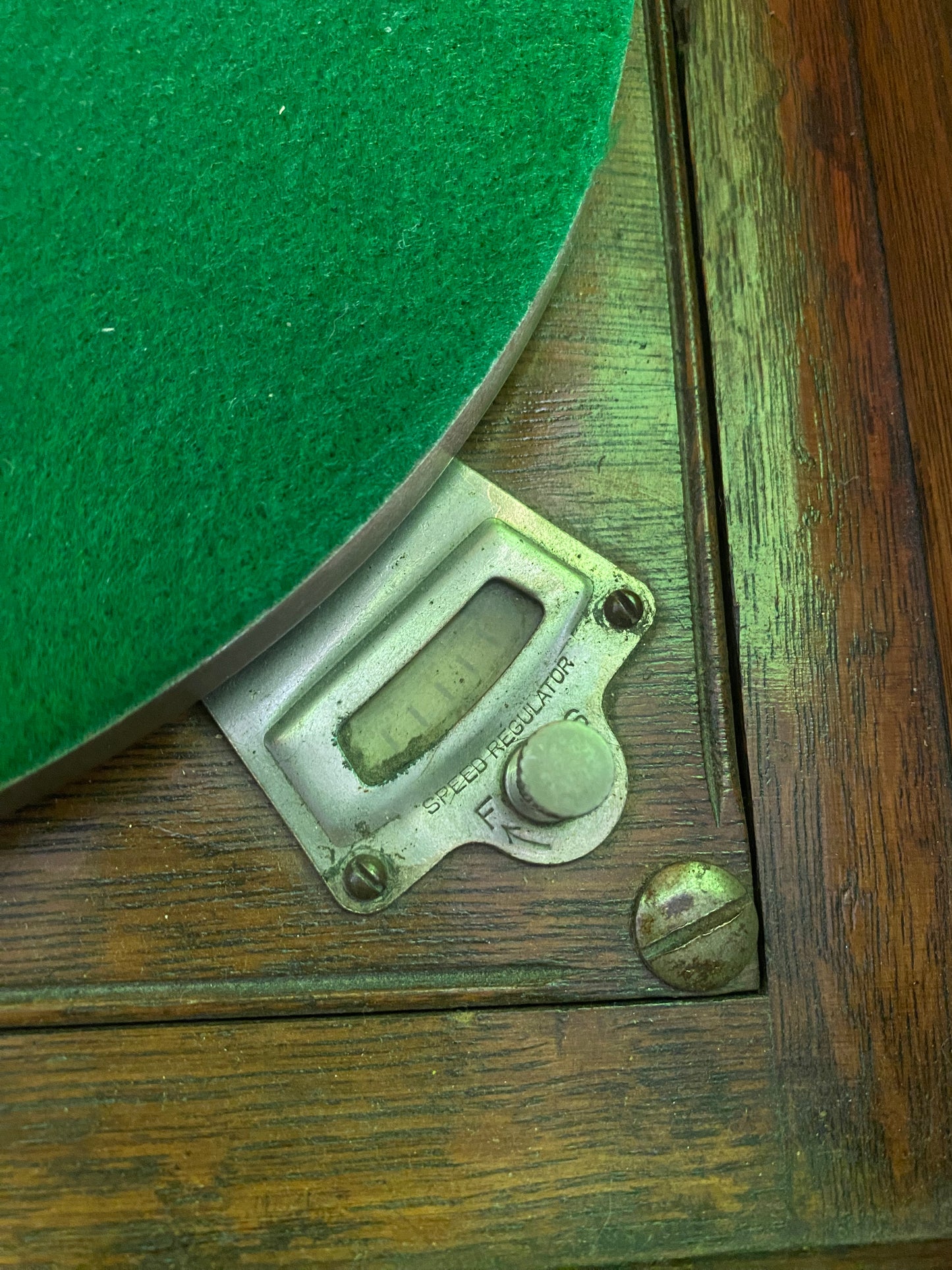 Antique Victor Victrola Oak Table Top Phonograph Circa 1910